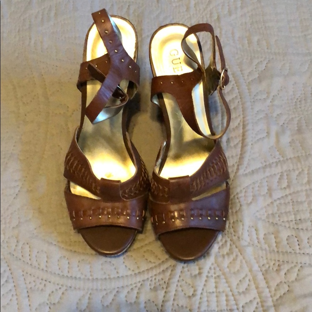 Guess wedges